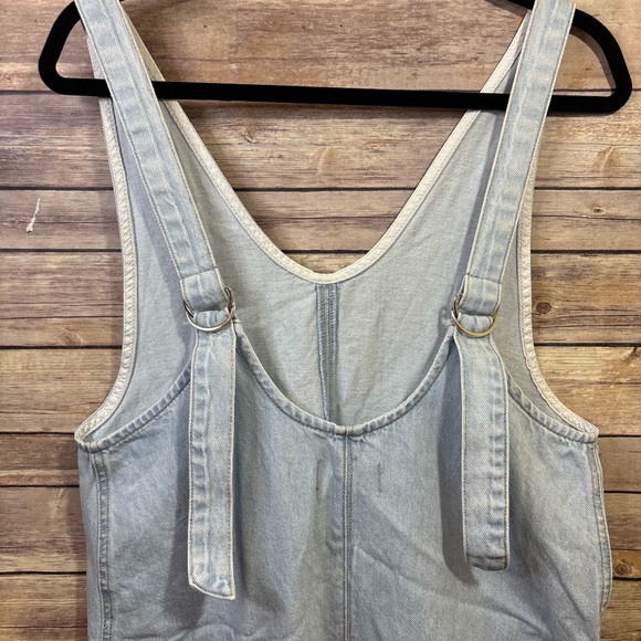 We The Free Light Blue Denim Overalls Relaxed Fit Size Small - Picture 4 of 6